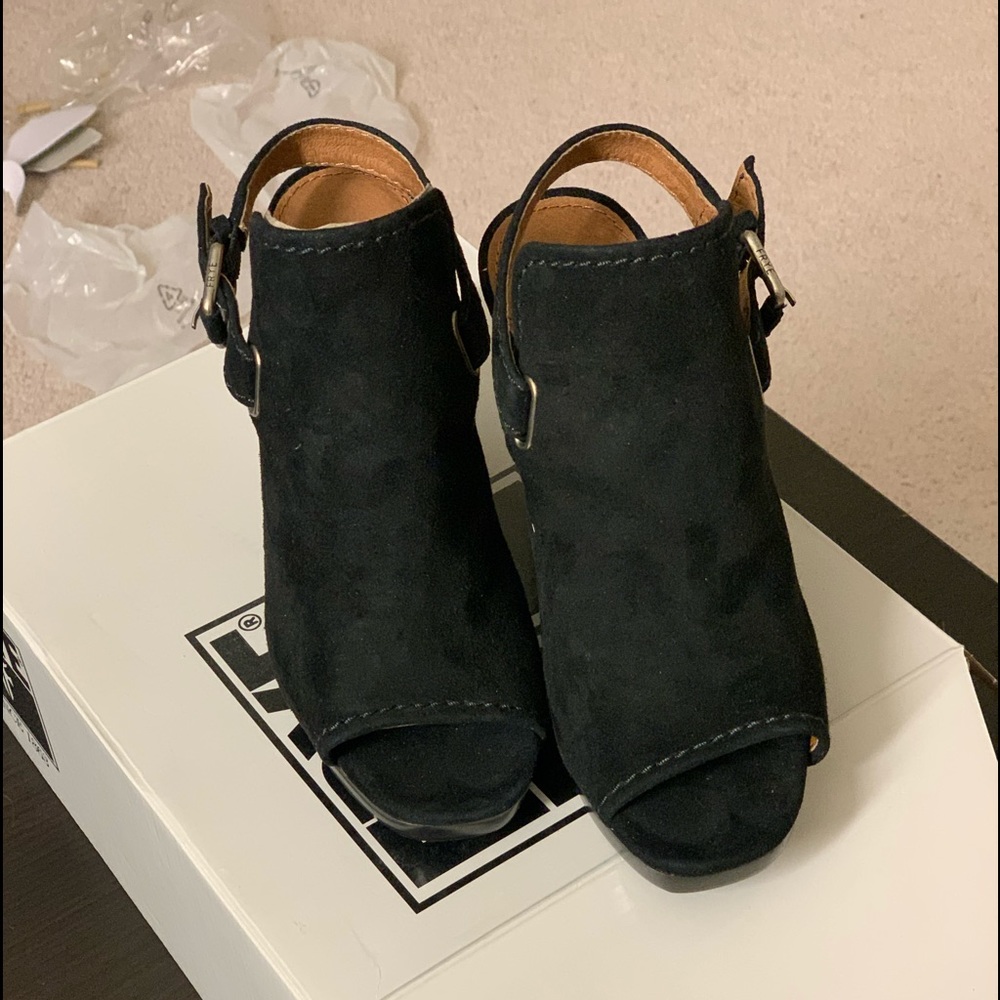 New FRYE SLING BACK HEEL SANDAL